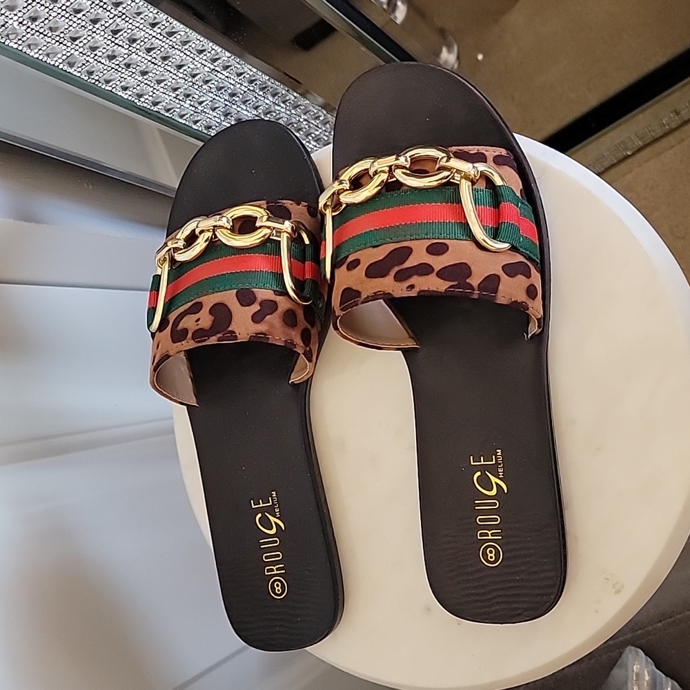 Rouge Helium slip on Sandals